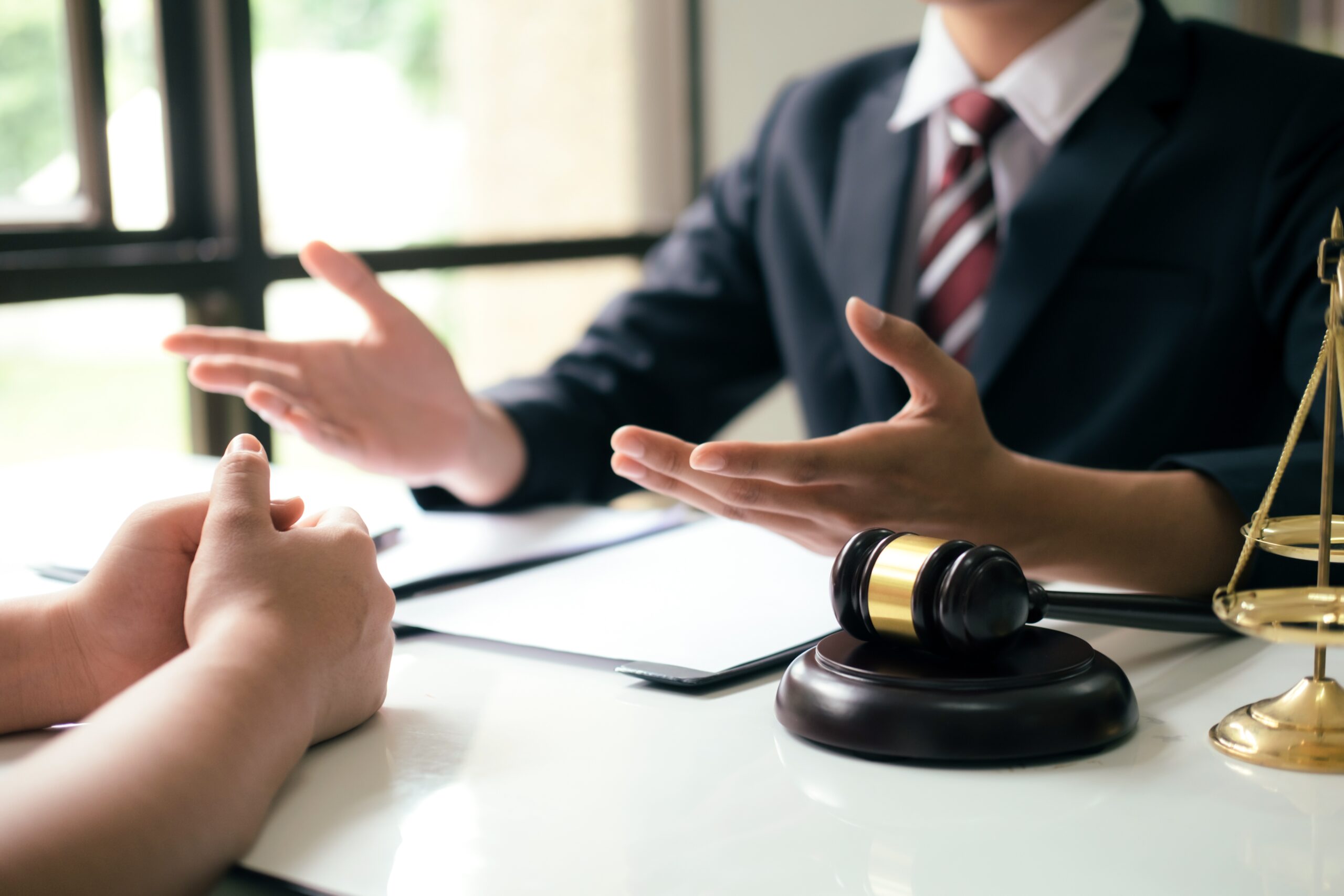 attorney vs lawyer- the difference you must know