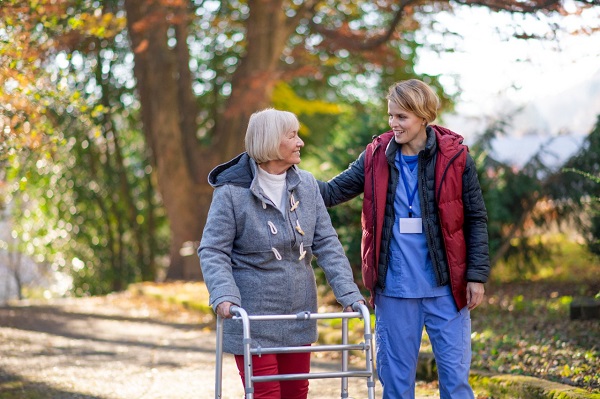 how to find the best elderly in-home caregiver for your loved one