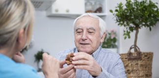 Tips to Communicate Effectively with a Loved One with Dementia