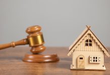 what does a real estate lawyer do
